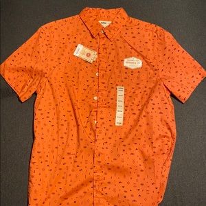 Brand new size m urban pipeline button up